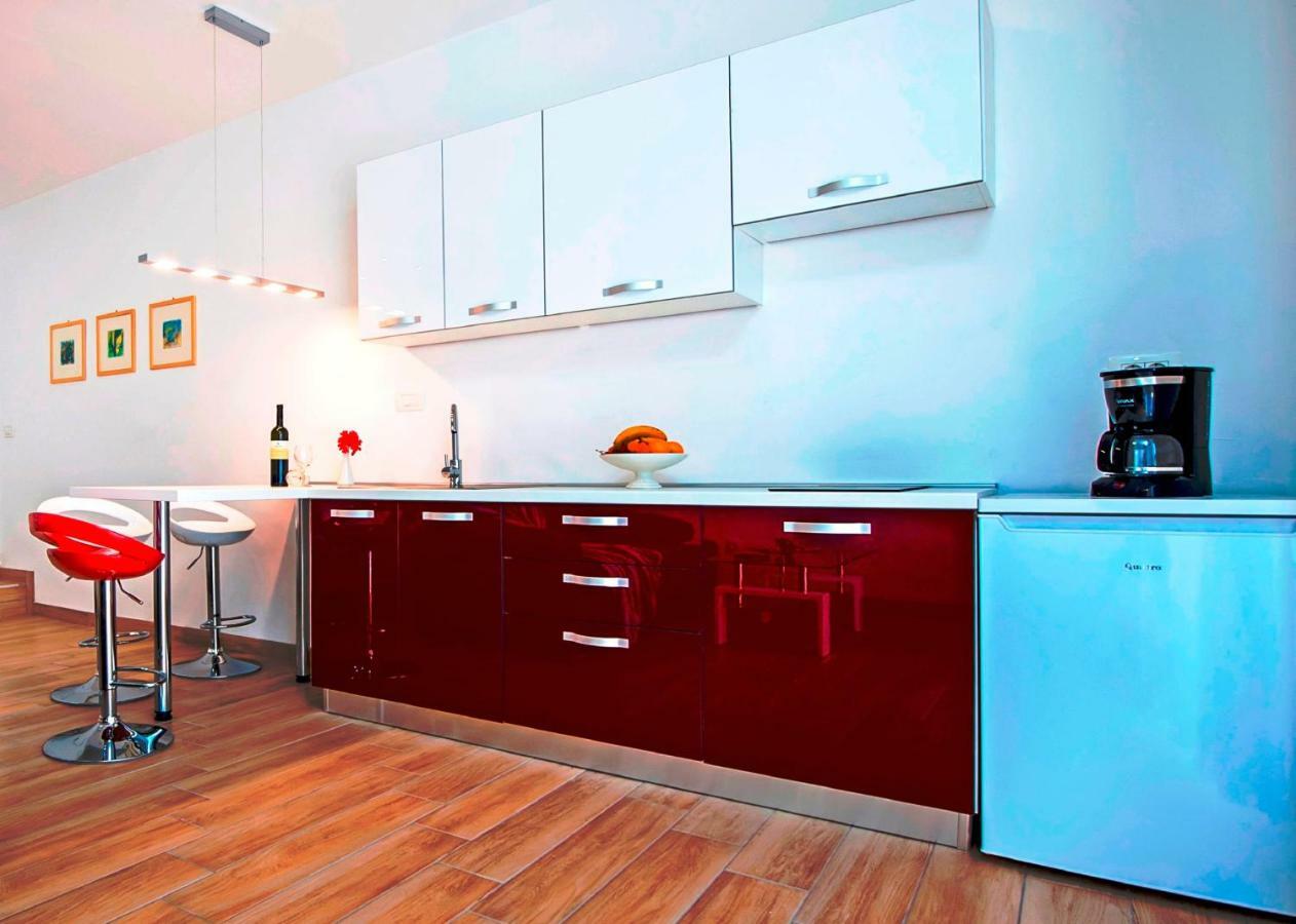 Molo Apartment *
